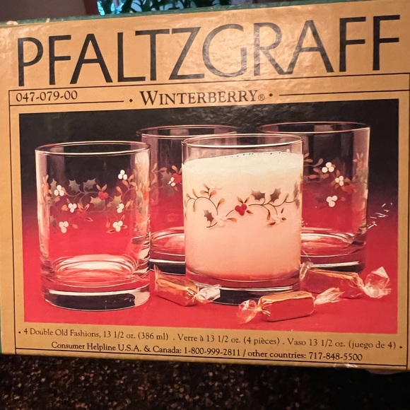 Pfaltzgraff Winterberry Festive Glass Set - Picture 2 of 8